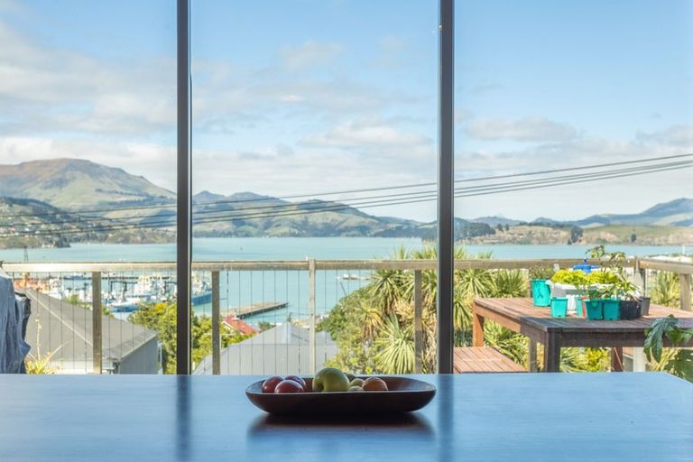 Photo of property in 2 Cornwall Road, Lyttelton, 8082