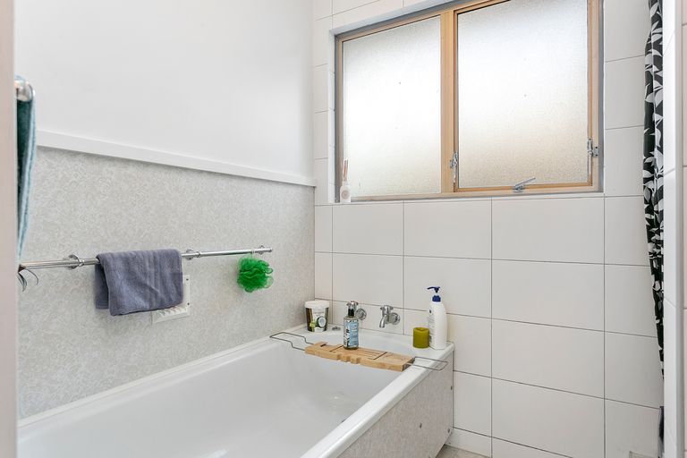 Photo of property in 80 Princes Street, Cambridge, 3434