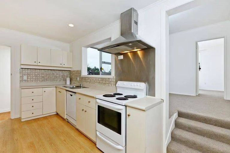 Photo of property in 2/158 Forrest Hill Road, Forrest Hill, Auckland, 0620