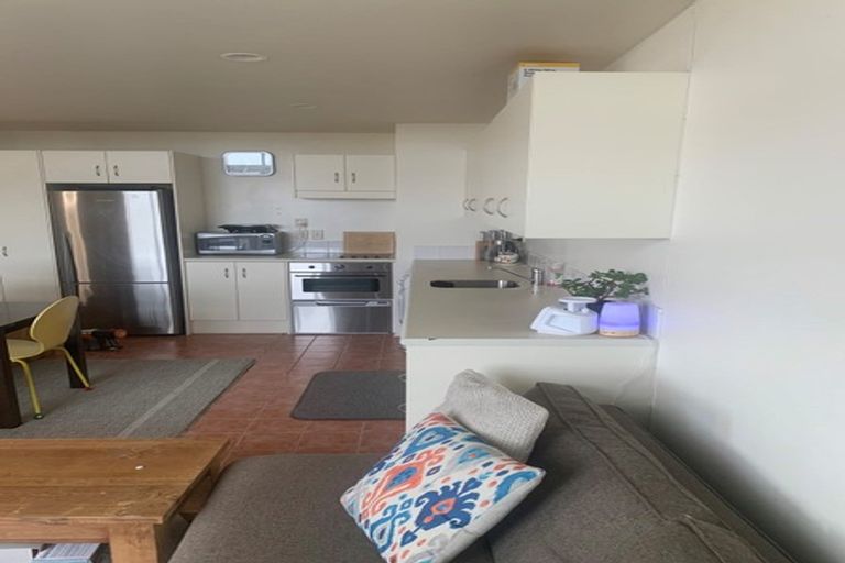 Photo of property in 1f/30 Westward Ho, Glen Eden, Auckland, 0602
