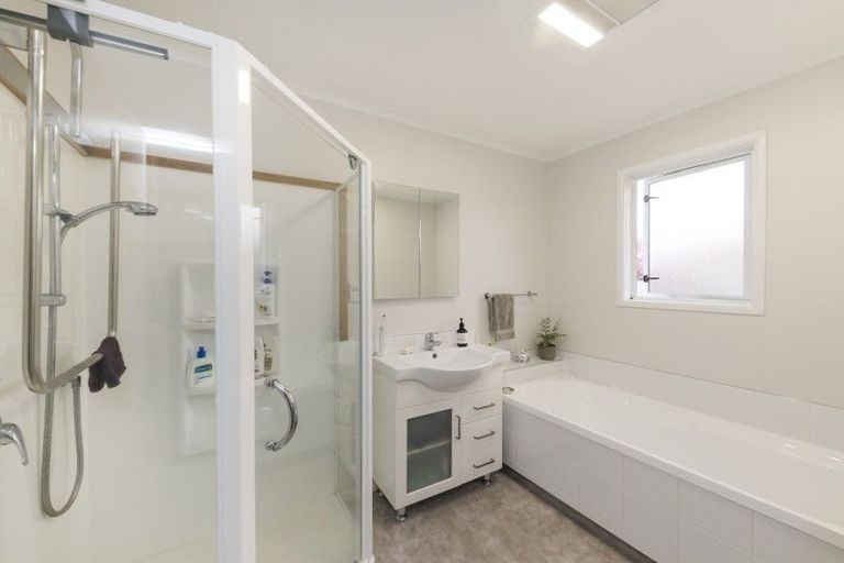 Photo of property in 10 Kennedy Avenue, Feilding, 4702