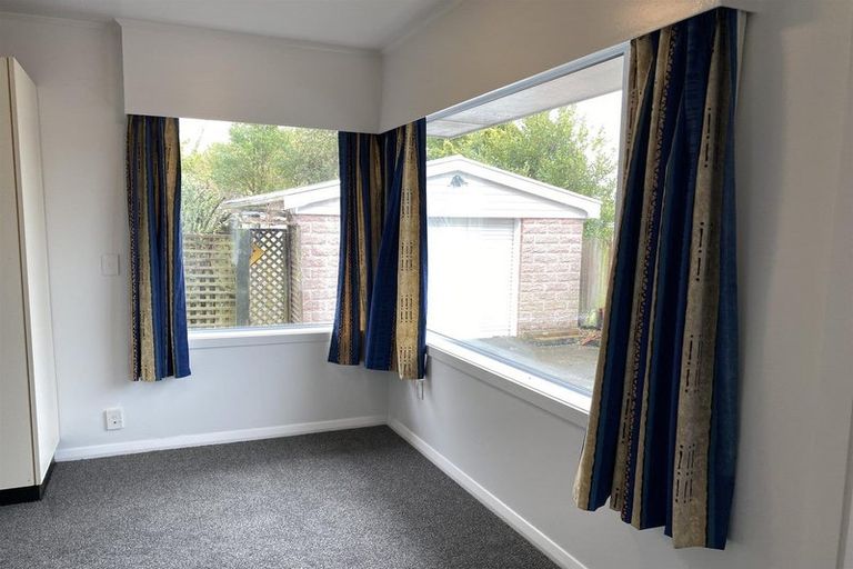 Photo of property in 19 Eglinton Street, Avondale, Christchurch, 8061