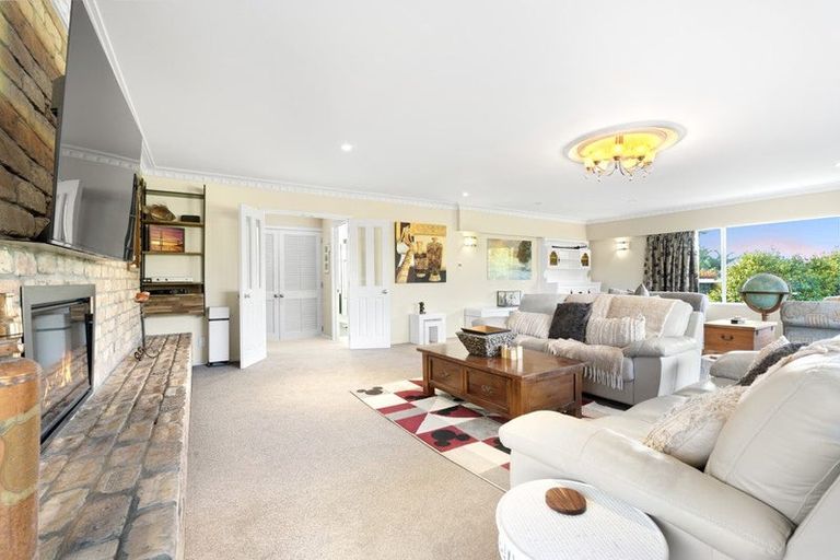 Photo of property in 16 Langford Place, Dairy Flat, Albany, 0792