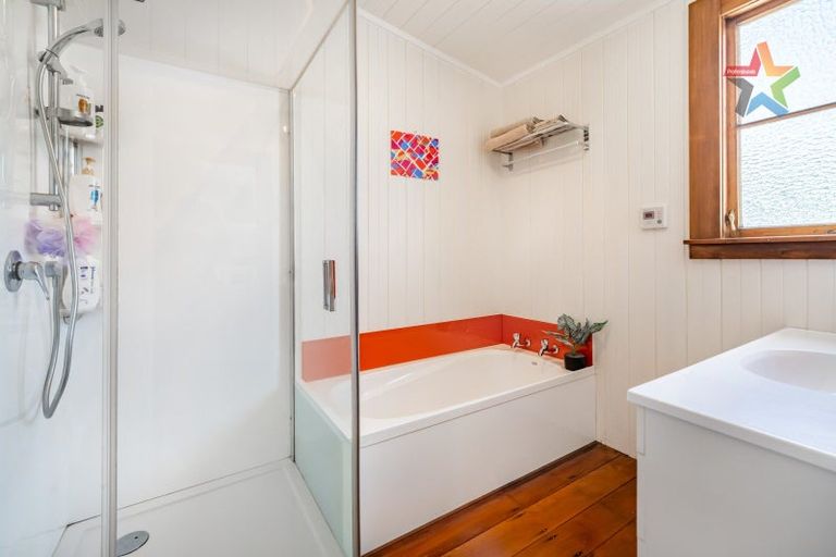 Photo of property in 40 Awamutu Grove, Waiwhetu, Lower Hutt, 5010