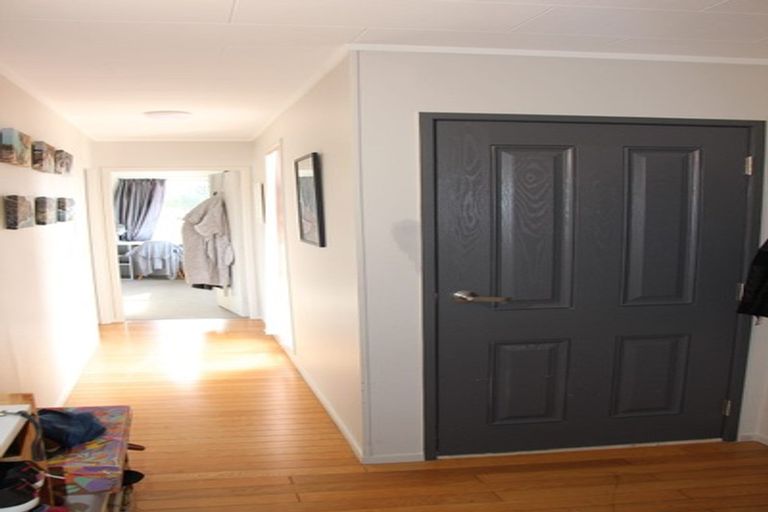 Photo of property in 14 Regency Place, Sunnynook, Auckland, 0632