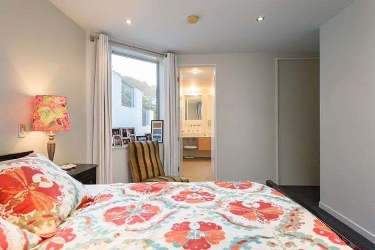 Photo of property in Alto Apartments, 2a/22 Telford Terrace, Oriental Bay, Wellington, 6011