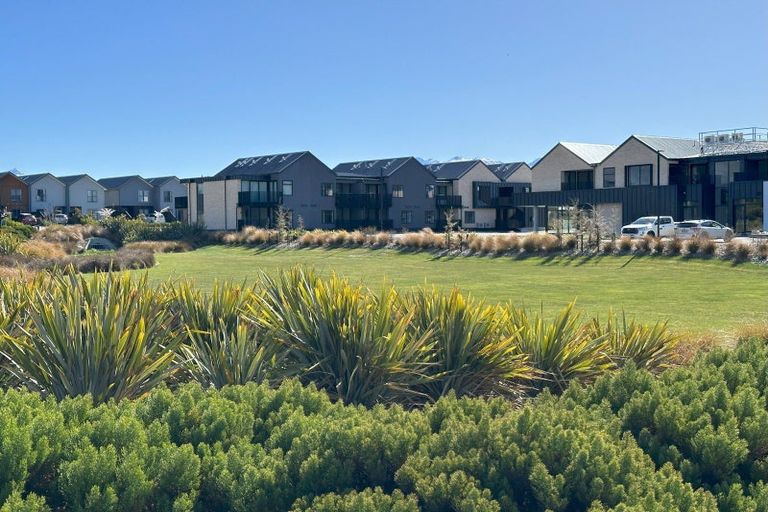 Photo of property in 10/7 Northlake Drive, Wanaka, 9305