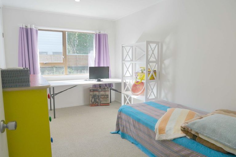 Photo of property in 2/28 Priestley Drive, Bucklands Beach, Auckland, 2014