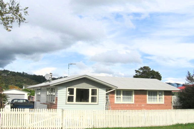 Photo of property in 32 Clouston Park Road, Clouston Park, Upper Hutt, 5018