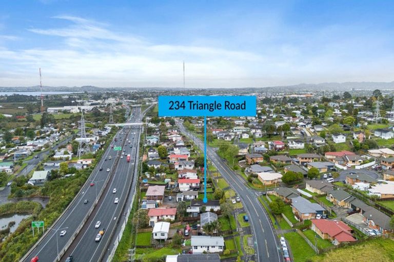 Photo of property in 234 Triangle Road, Massey, Auckland, 0614