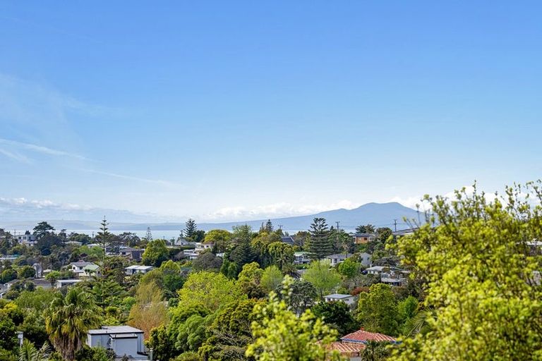 Photo of property in 278c Glamorgan Drive, Northcross, Auckland, 0630