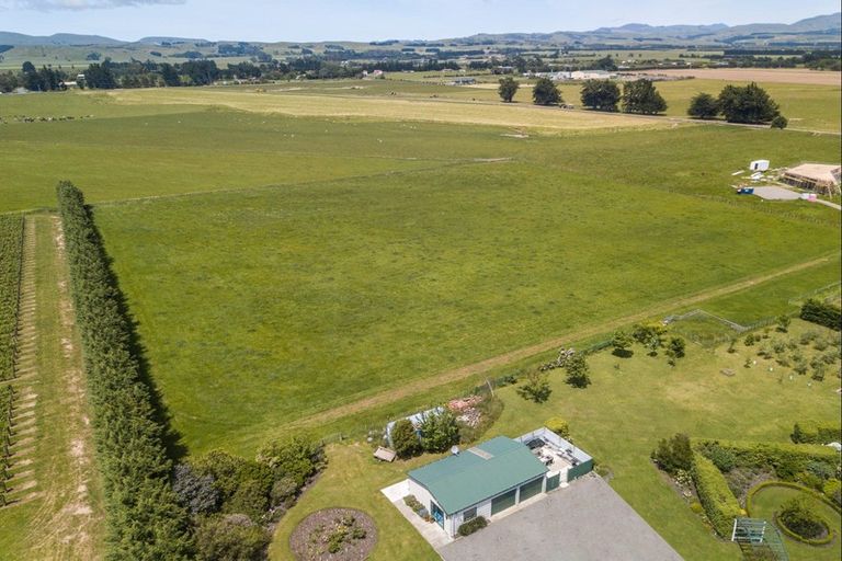 Photo of property in 121 Ferry Road, Martinborough, 5711