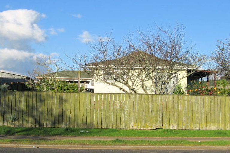 Photo of property in 24 Dissmeyer Drive, Clover Park, Auckland, 2019