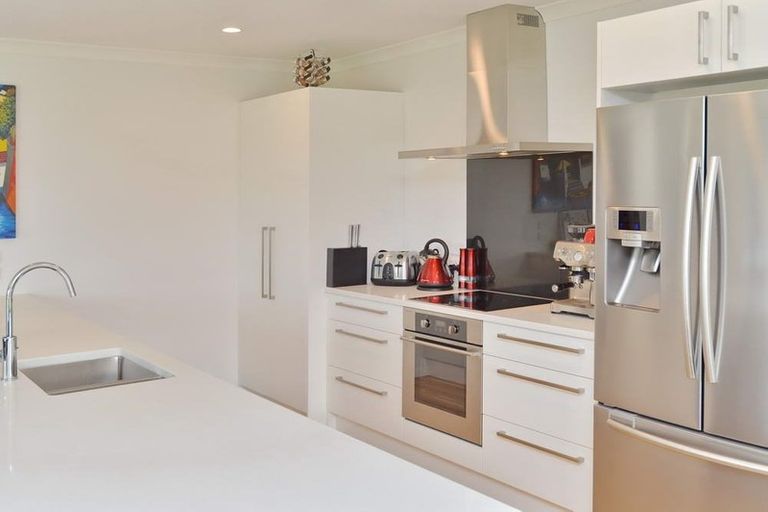 Photo of property in 4 Sequoia Way, Rangiora, 7400