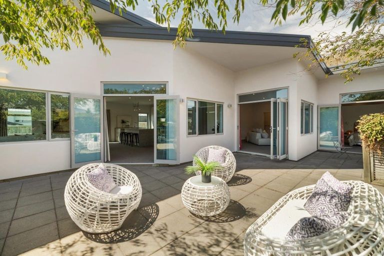 Photo of property in 16 Orbell Drive, Lake Hayes, Queenstown, 9304