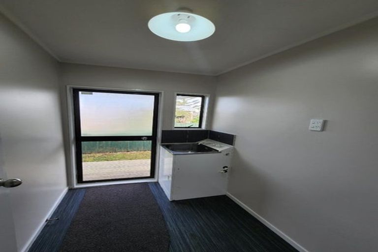 Photo of property in 2/34 Shifnal Drive, Randwick Park, Auckland, 2105