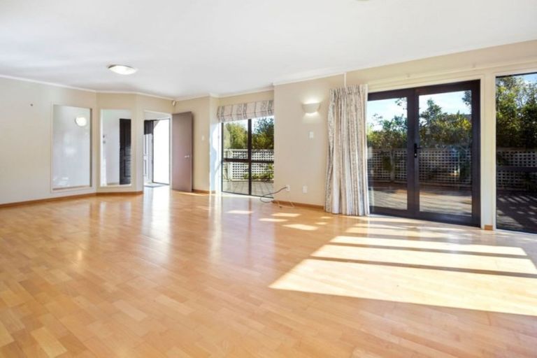 Photo of property in 13 Saunders Close, Whitby, Porirua, 5024
