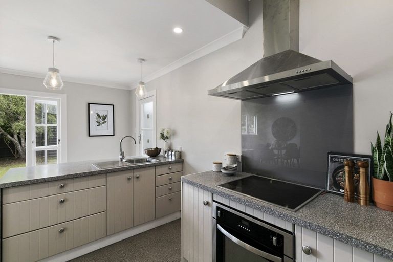 Photo of property in 135 Whites Line East, Waiwhetu, Lower Hutt, 5010