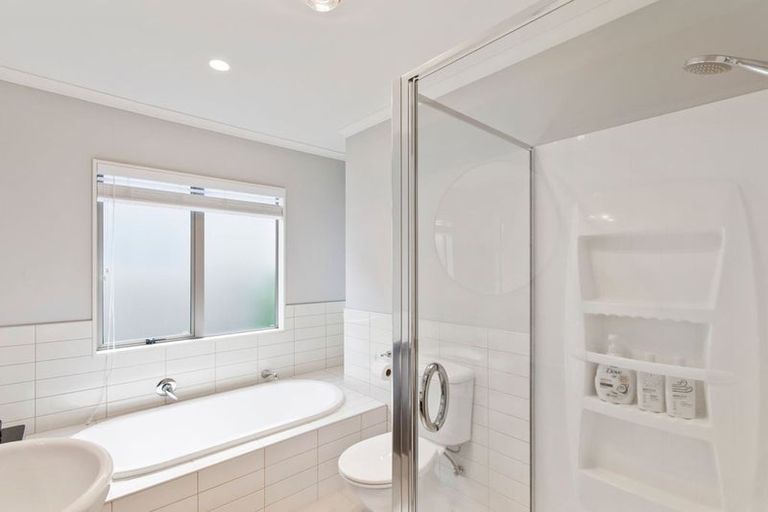 Photo of property in 103 Baverstock Road, Flat Bush, Auckland, 2016