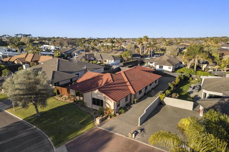 Photo of property in 33 Saint Heliers Place, Papamoa Beach, Papamoa, 3118