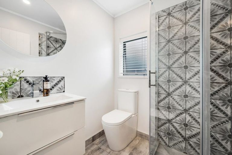 Photo of property in 19 Clovelly Road, Bucklands Beach, Auckland, 2012