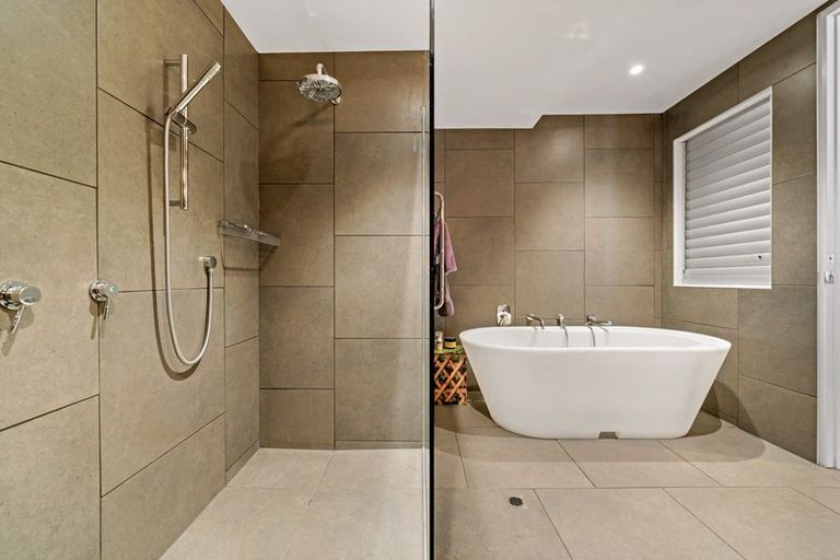 Photo of property in 9c/2 Saint Martins Lane, Grafton, Auckland, 1010