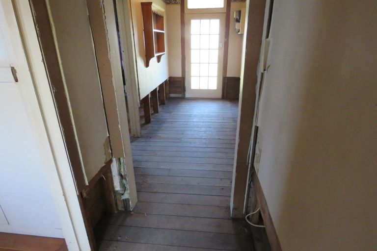 Photo of property in 33 Romilly Street, Westport, 7825