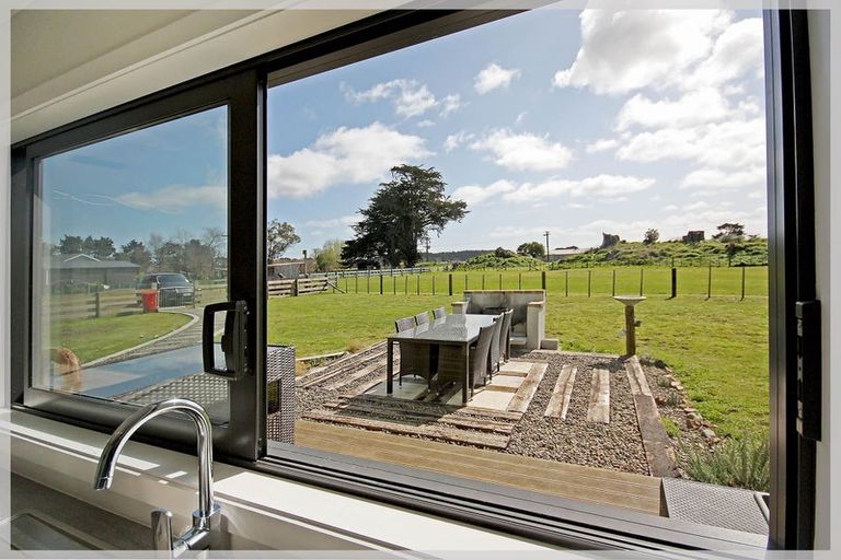 Photo of property in 128 Cummerfield Road, Foxton, 4891