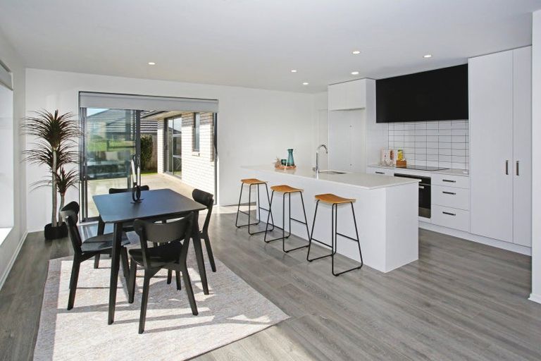 Photo of property in 14 Olivia Road, Pukekohe, 2120