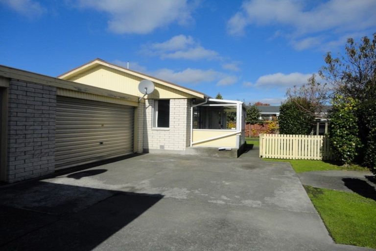 Photo of property in 2/129 Maidstone Road, Ilam, Christchurch, 8041