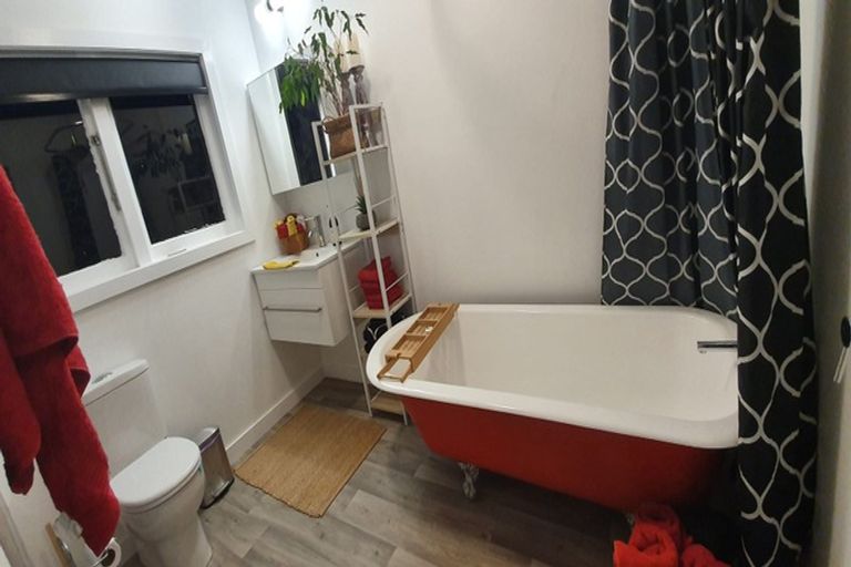 Photo of property in 4 Railway Terrace, Ohau, Levin, 5570