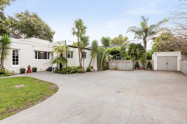 Photo of property in 6 Ormond Road, Hospital Hill, Napier, 4110