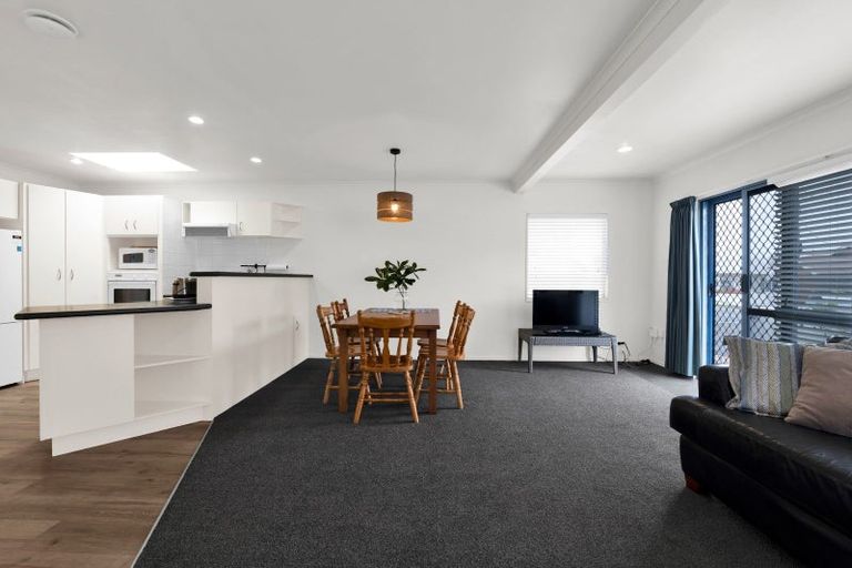 Photo of property in 15a Bulteel Street, New Plymouth, 4310