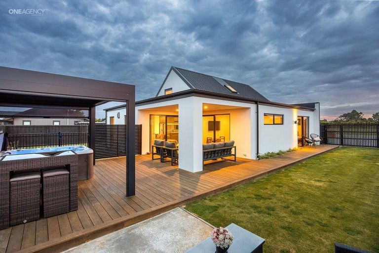 Photo of property in 4 Goldie Drive, Rangiora, 7400