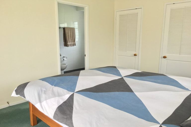 Photo of property in 103 Prince Regent Drive, Half Moon Bay, Auckland, 2012