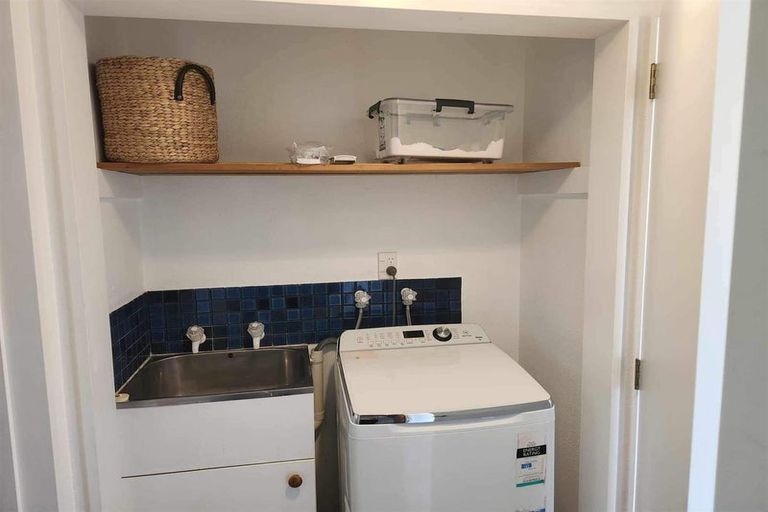 Photo of property in 2/14 Jerningham Street, Enner Glynn, Nelson, 7011