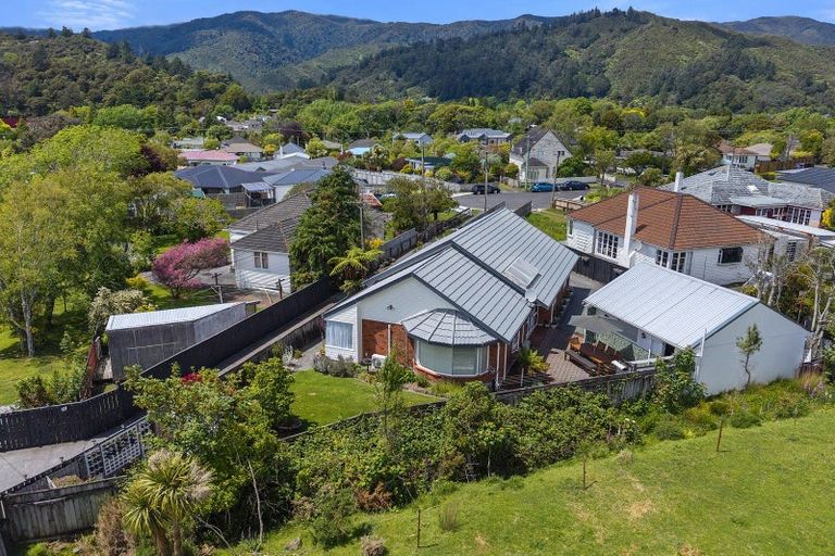 Photo of property in 2/21 Sharpe Crescent, Wainuiomata, Lower Hutt, 5014