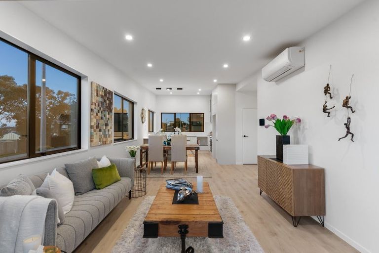 Photo of property in 937f Whangaparaoa Road, Manly, Whangaparaoa, 0930