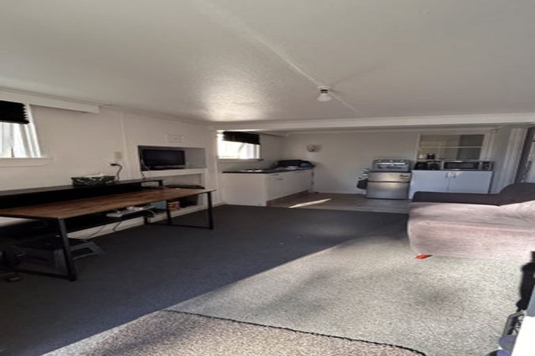 Photo of property in 239a Golf Road, Titirangi, Auckland, 0604
