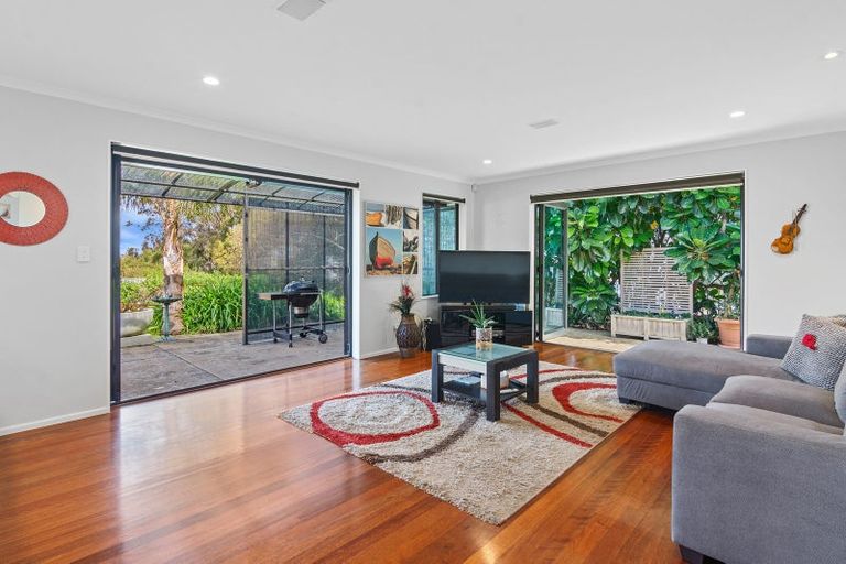 Photo of property in 59a Lonely Road, Fairview Heights, Auckland, 0632