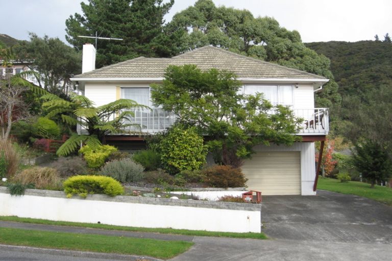 Photo of property in 42 Hay Street, Naenae, Lower Hutt, 5011