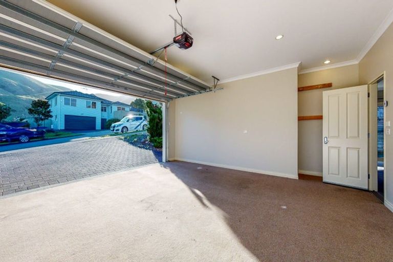 Photo of property in 82 Amesbury Drive, Churton Park, Wellington, 6037