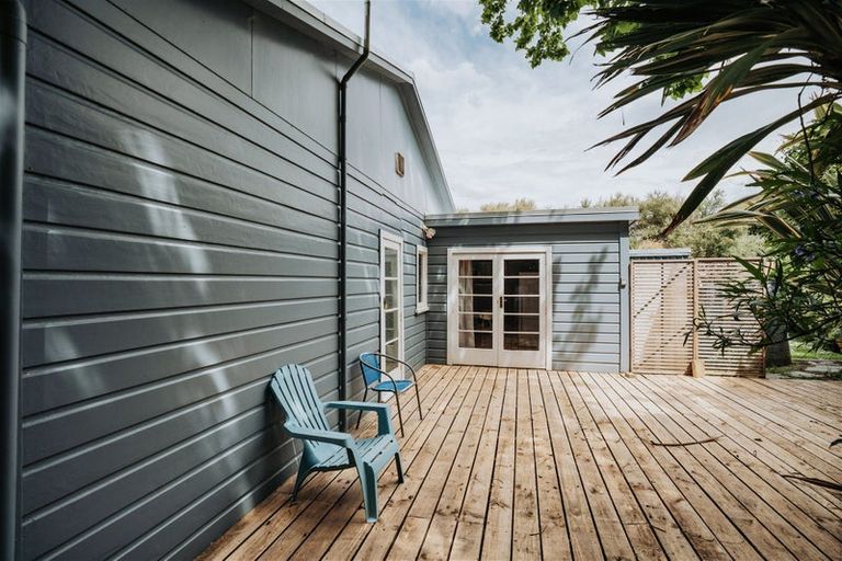 Photo of property in 14 Moana Street, Kaka Point, 9271