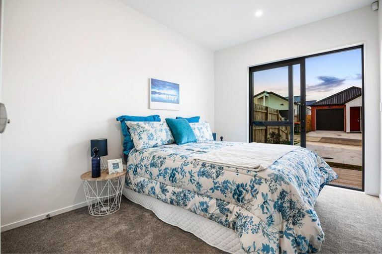 Photo of property in 12 Taiororua Avenue, Massey, 0614