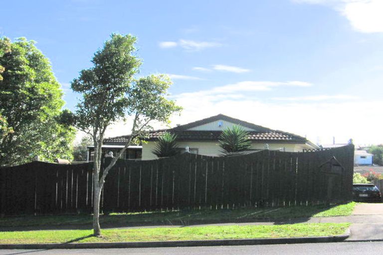 Photo of property in 20 Banyan Drive, Totara Heights, Auckland, 2105