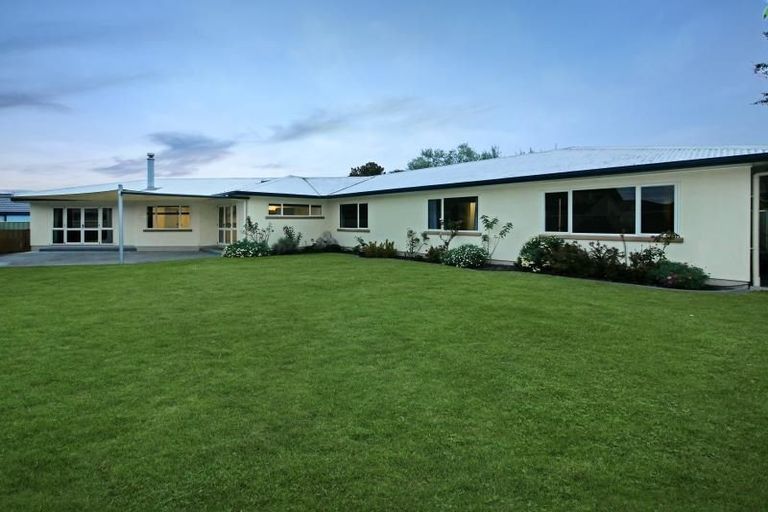 Photo of property in 17 Chelsea Drive, Taradale, Napier, 4112