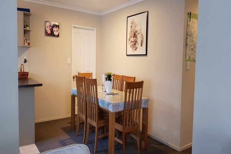 Photo of property in 10 Ali Place, Ranui, Auckland, 0612