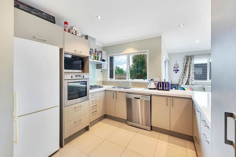 Photo of property in 11 Mural Place, Greenhithe, Auckland, 0632