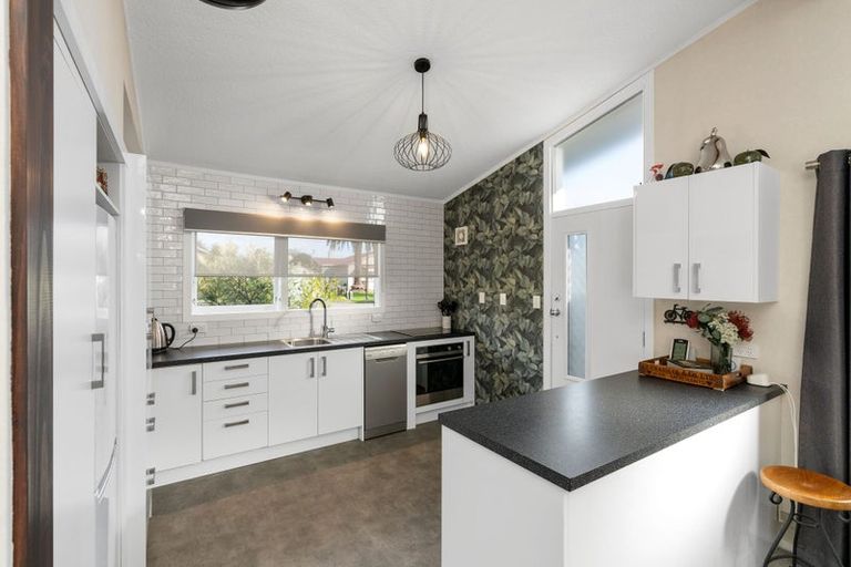 Photo of property in 37 Kent Street, Levin, 5510