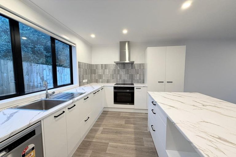 Photo of property in 30c Russell Road, Manurewa, Auckland, 2102